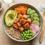 Poke bowl de salmón y arroz integral (o quinoa)